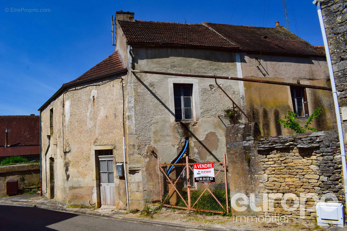 Maison à L&#039;ISLE-SUR-SEREIN