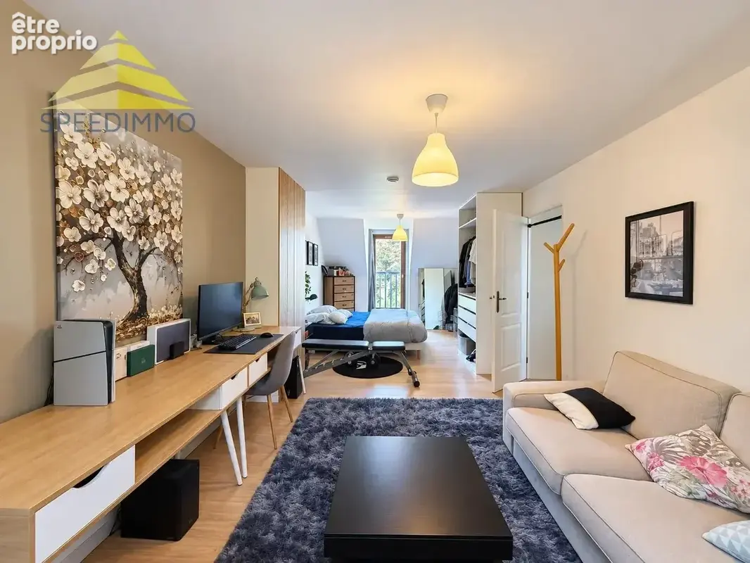 Mandres-les-Roses – Maison familiale avec piscine sur un terrain de 1 309 m² - photo 8