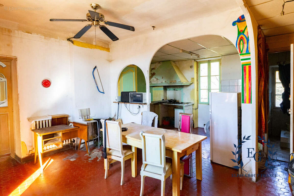 Appartement à VARAGES