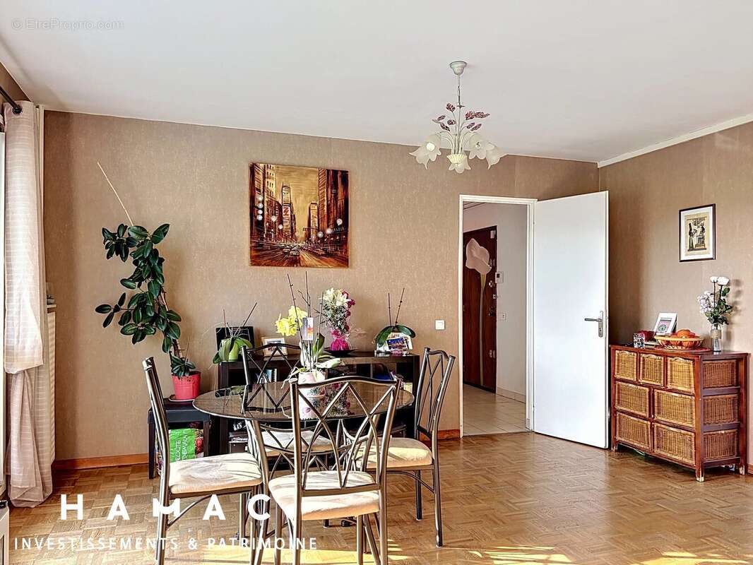 Appartement à TASSIN-LA-DEMI-LUNE