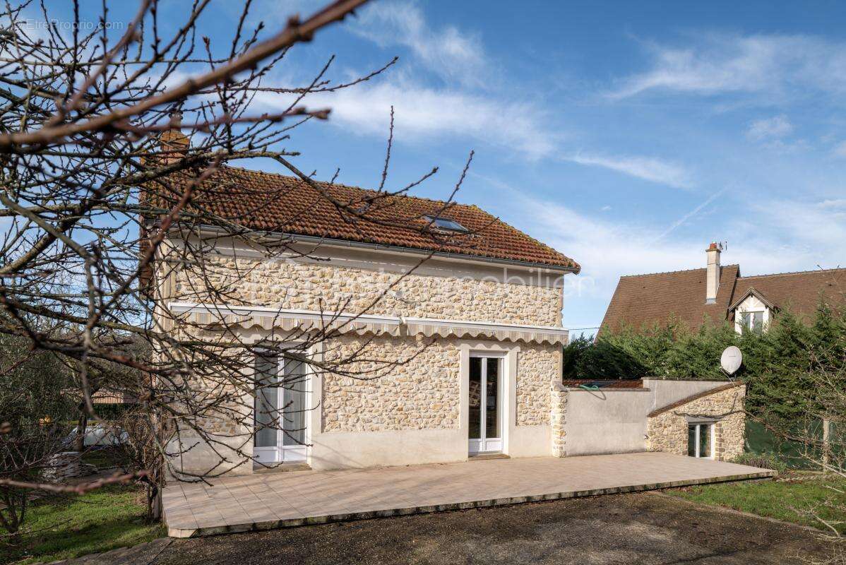 Maison à SAINTRY-SUR-SEINE