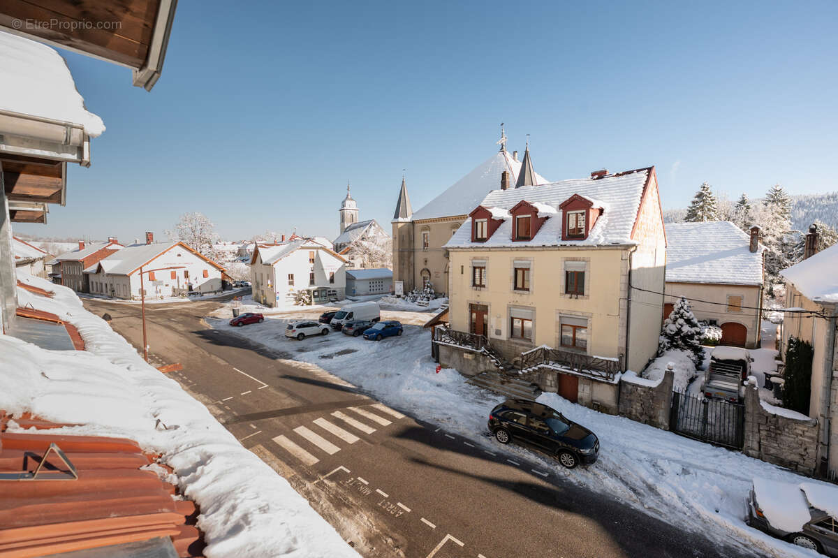 Appartement à MOUTHE