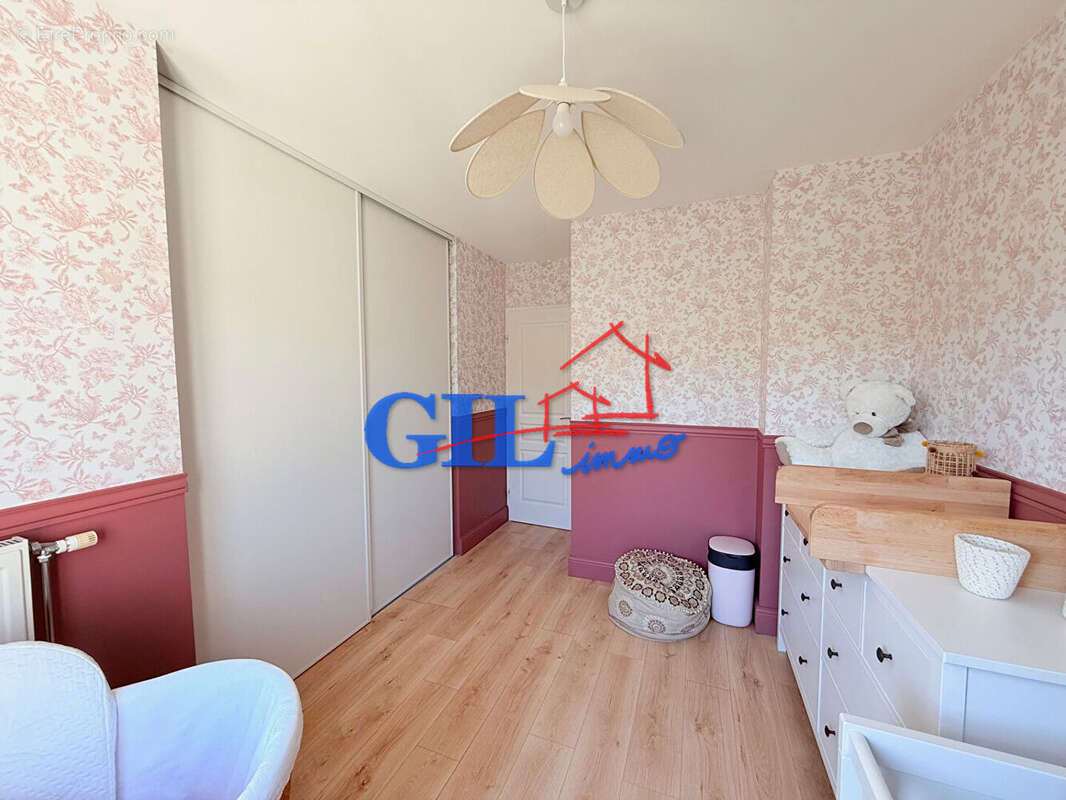 Maison à SAVIGNY-LE-TEMPLE