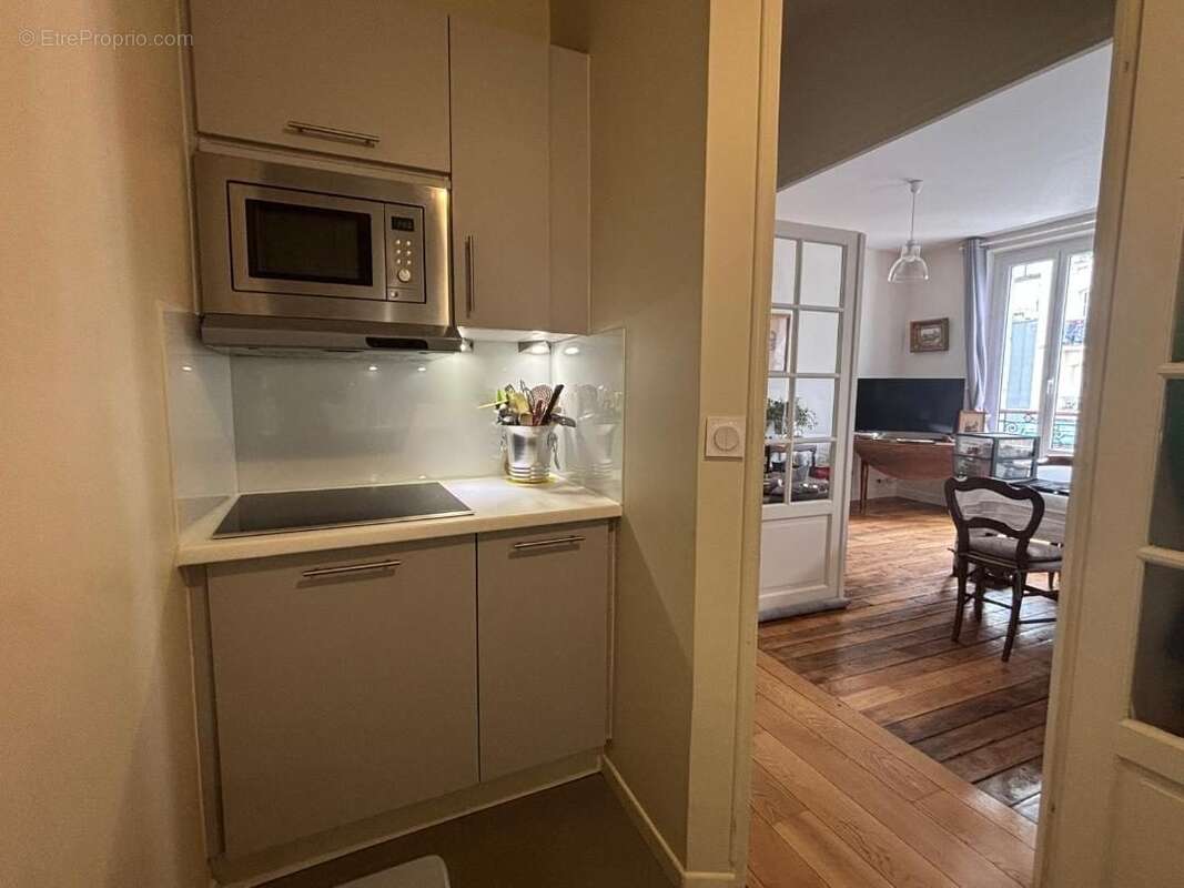 Appartement à PARIS-18E