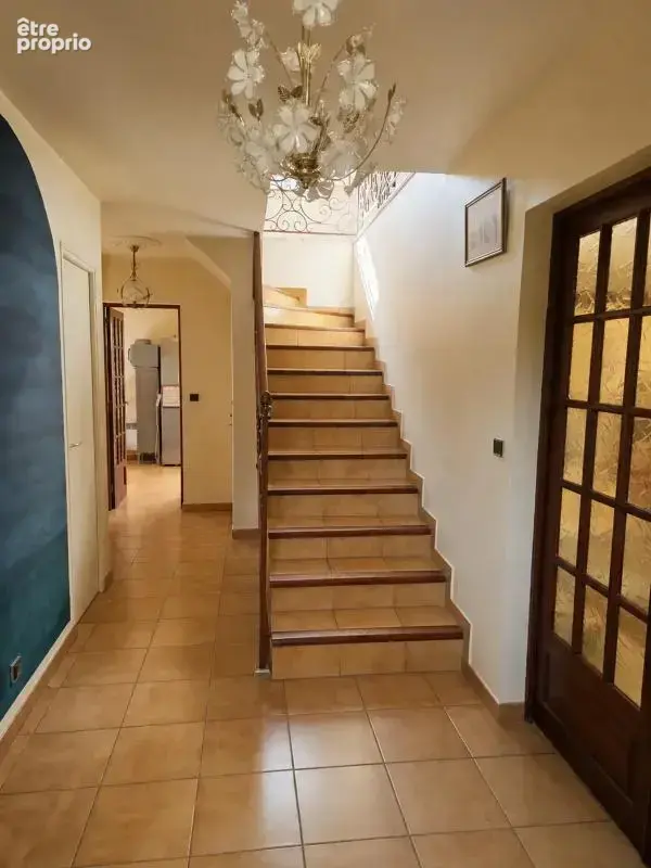 Maison de 7 pièces de 150 m² à Clichy-sous-Bois - photo 6