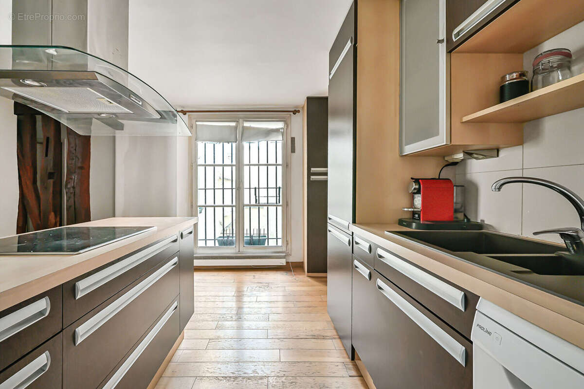 Appartement à PARIS-3E