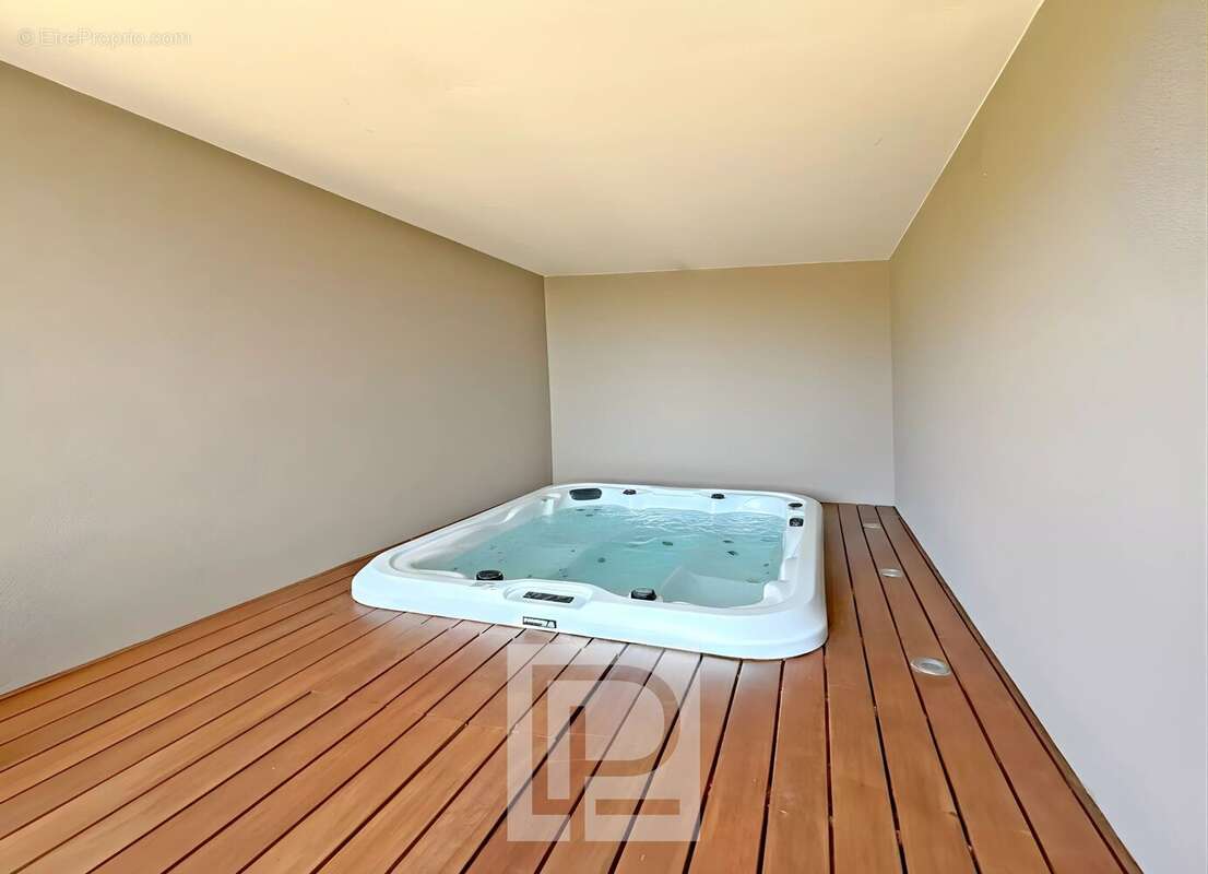 Appartement à MOUGINS