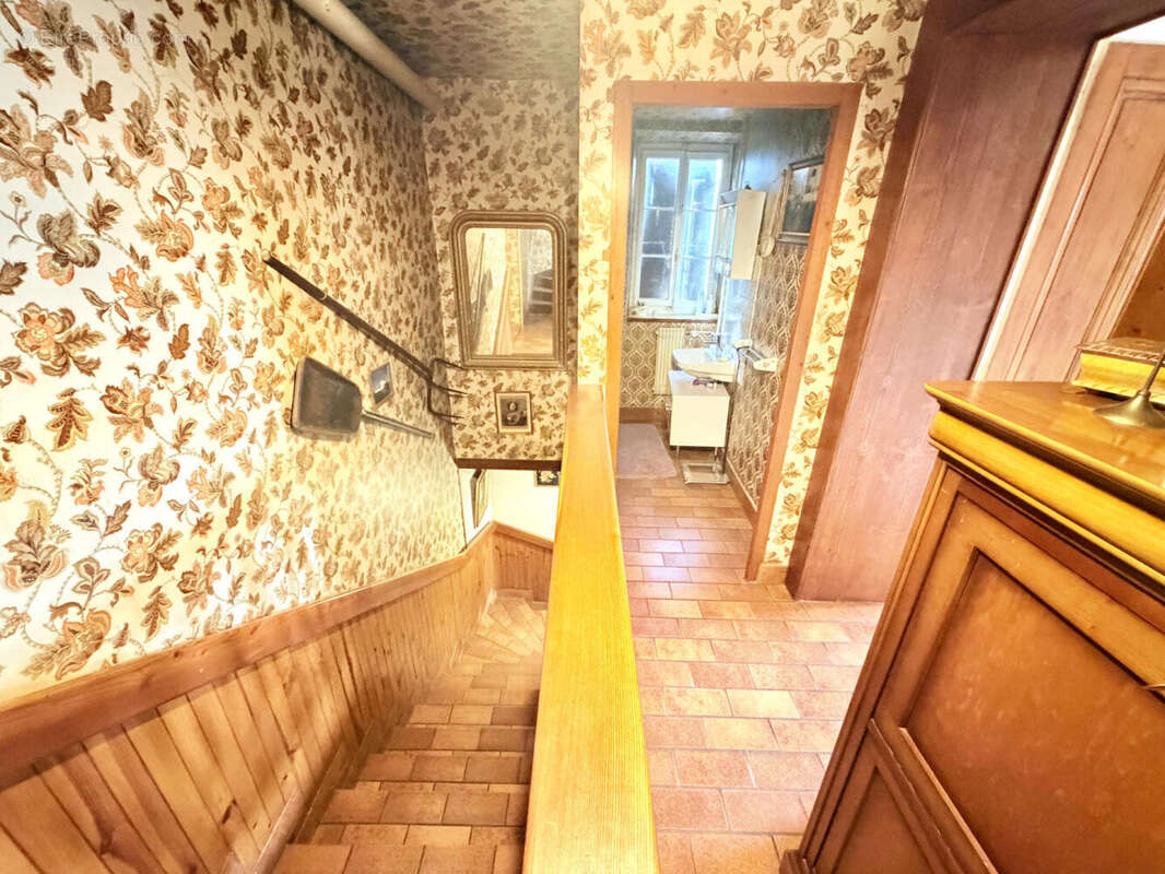 palier étage - Maison à COLLONGES-SOUS-SALEVE