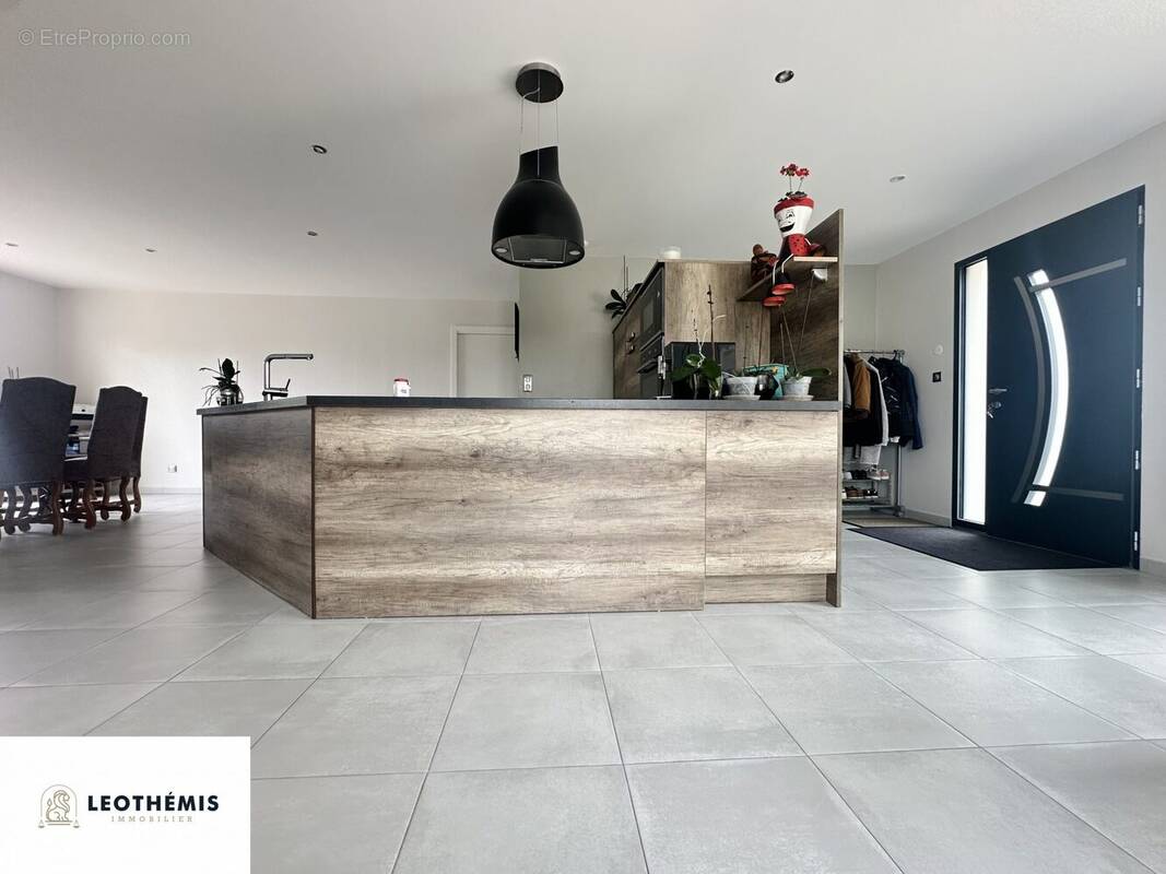 Maison à SAINT-JUST-LUZAC