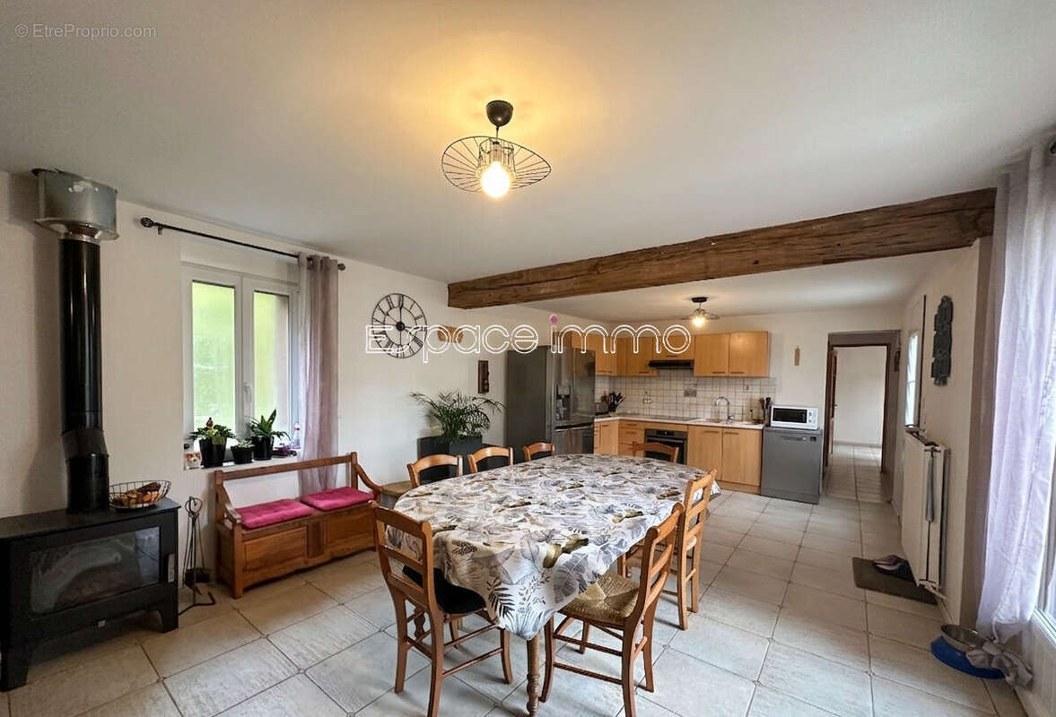 Maison à MONTVILLE