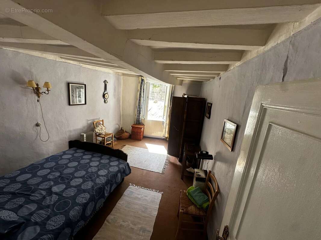 Appartement traversant, 2 chambres, 1 cave de 23 m2 - photo 3
