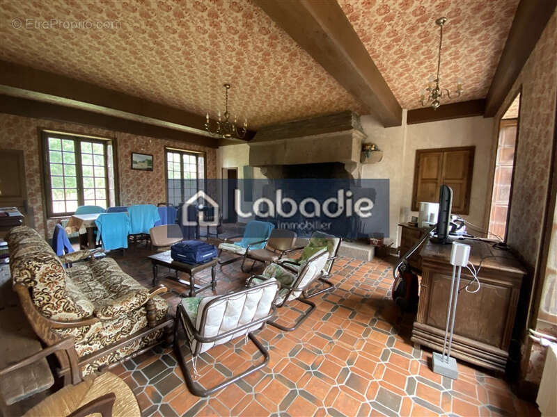 Maison de 7 pieces a 5 mn de vire-normandie - photo 2
