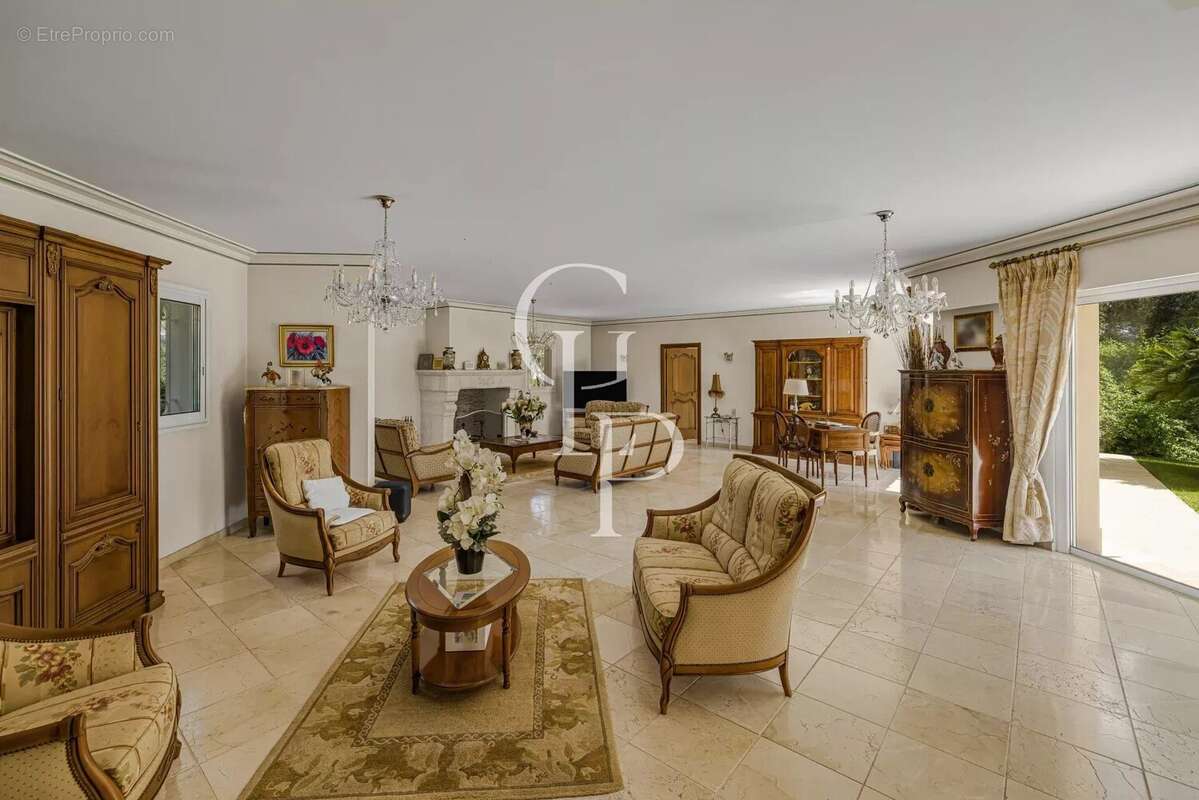 Maison à MOUGINS
