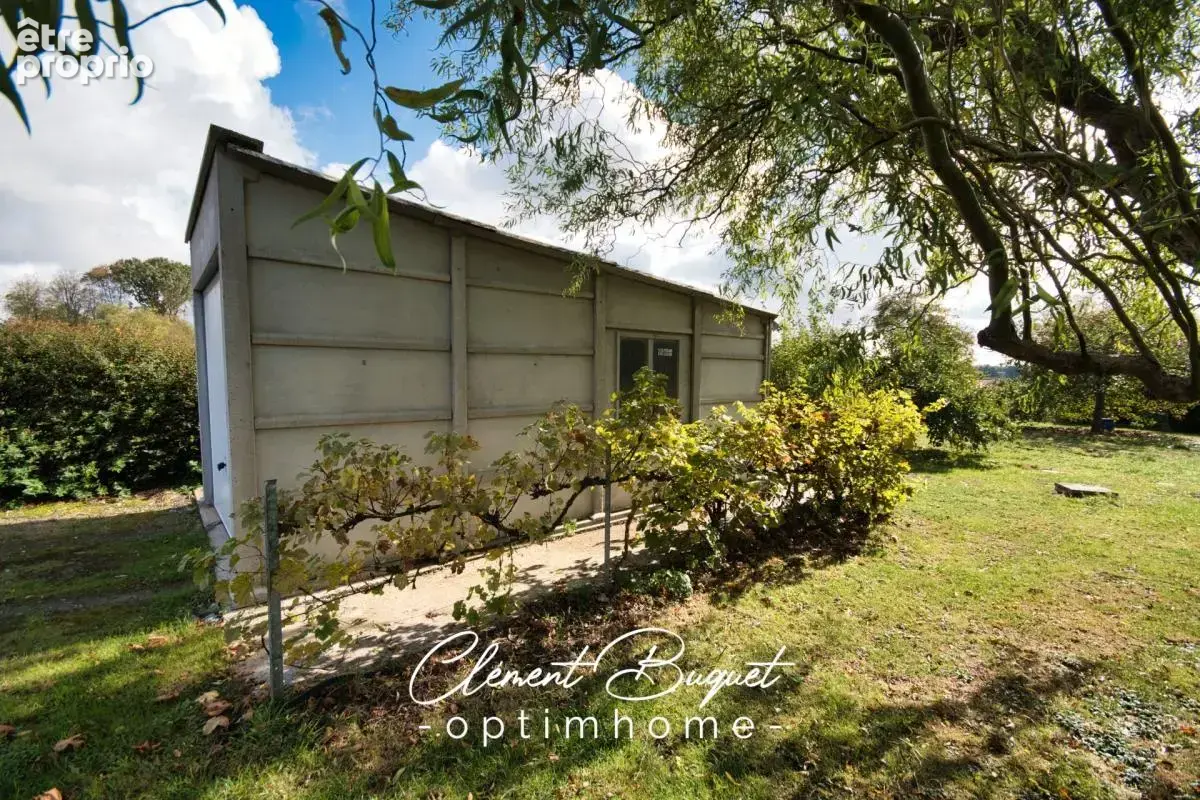  LE FAVRIL – Le confort d’une maison récente, le charme d’un grand jardin !  - photo 16