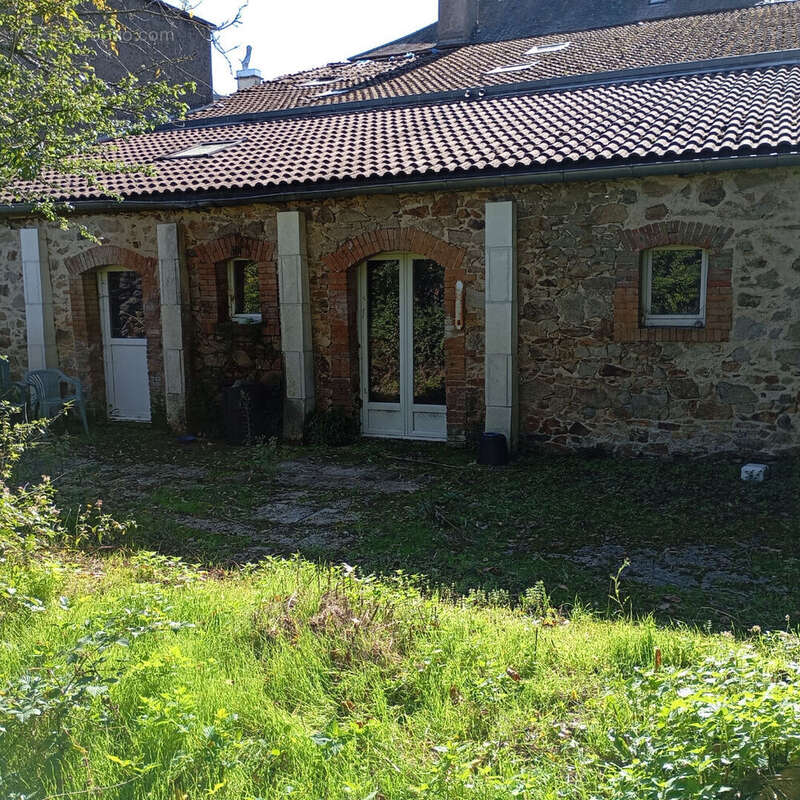 Maison à BUSSIERE-GALANT