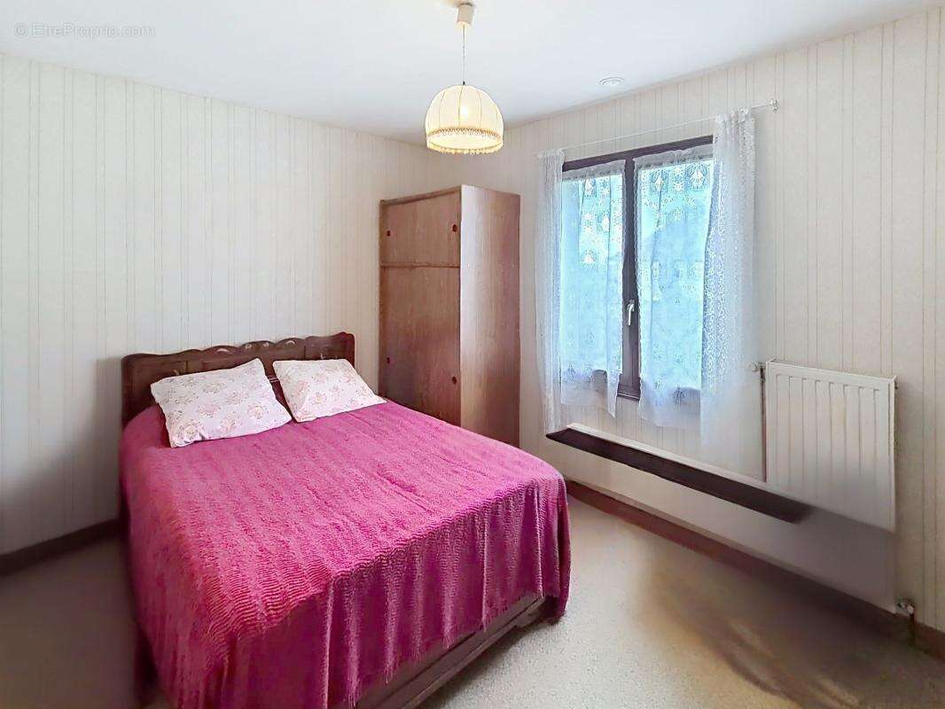 Maison à MONTGIVRAY