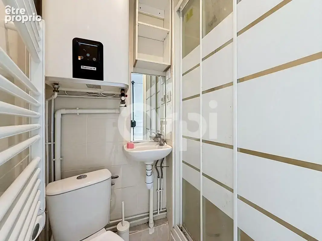 Studio de 22.50 m² - à deux pas du Sacré-Cœur - Au calme - en bon état - photo 5