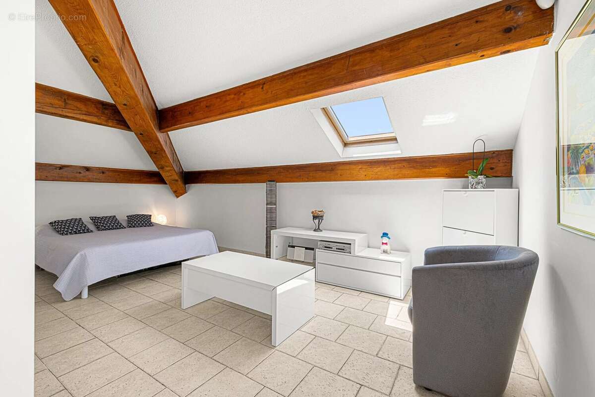 Exclusivité – Nice Ouest – Corniche Fleurie – Duplex esprit « Villa sur le toit » – 100 m² – Terrasses spectaculaires (91 m²) &  - photo 15