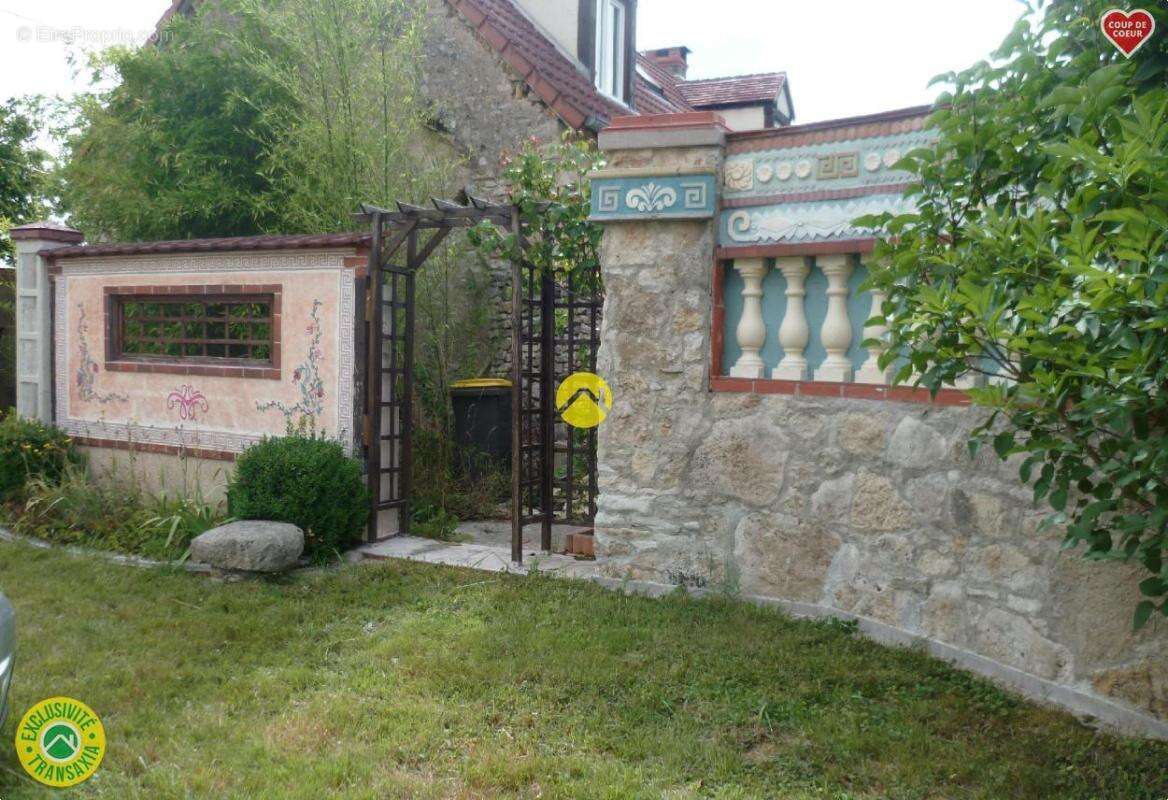 Maison à SAINT-AMAND-MONTROND