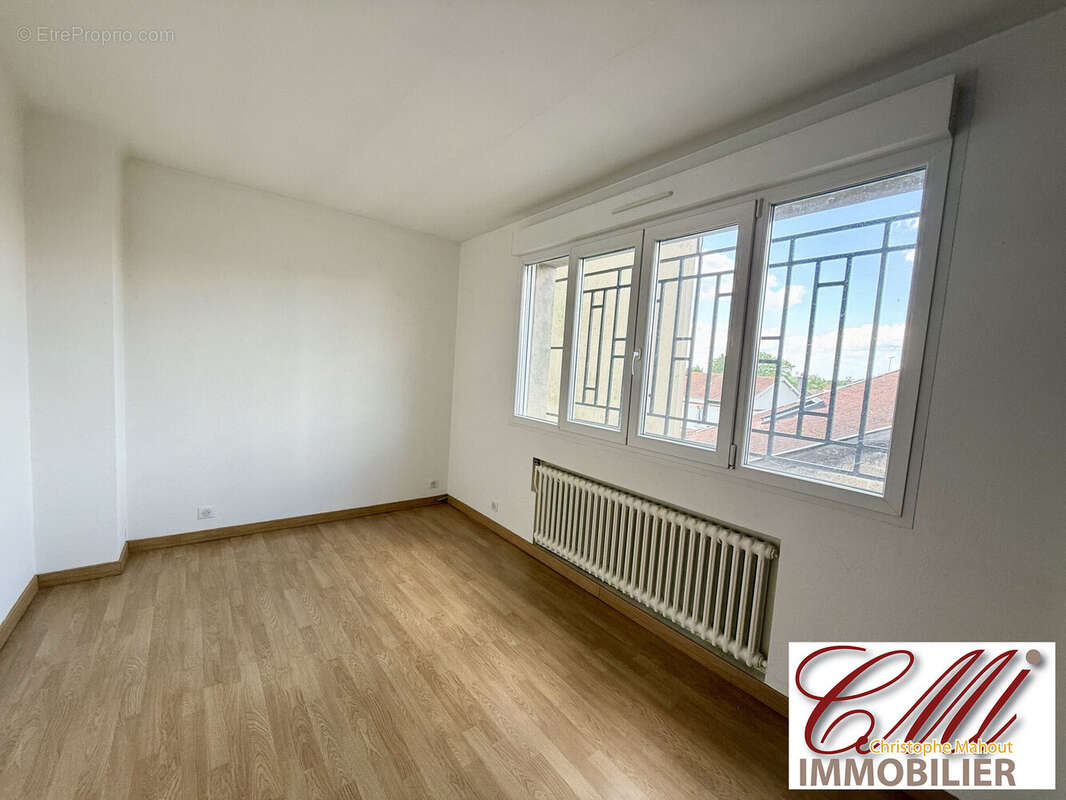 Appartement à SERMAIZE-LES-BAINS
