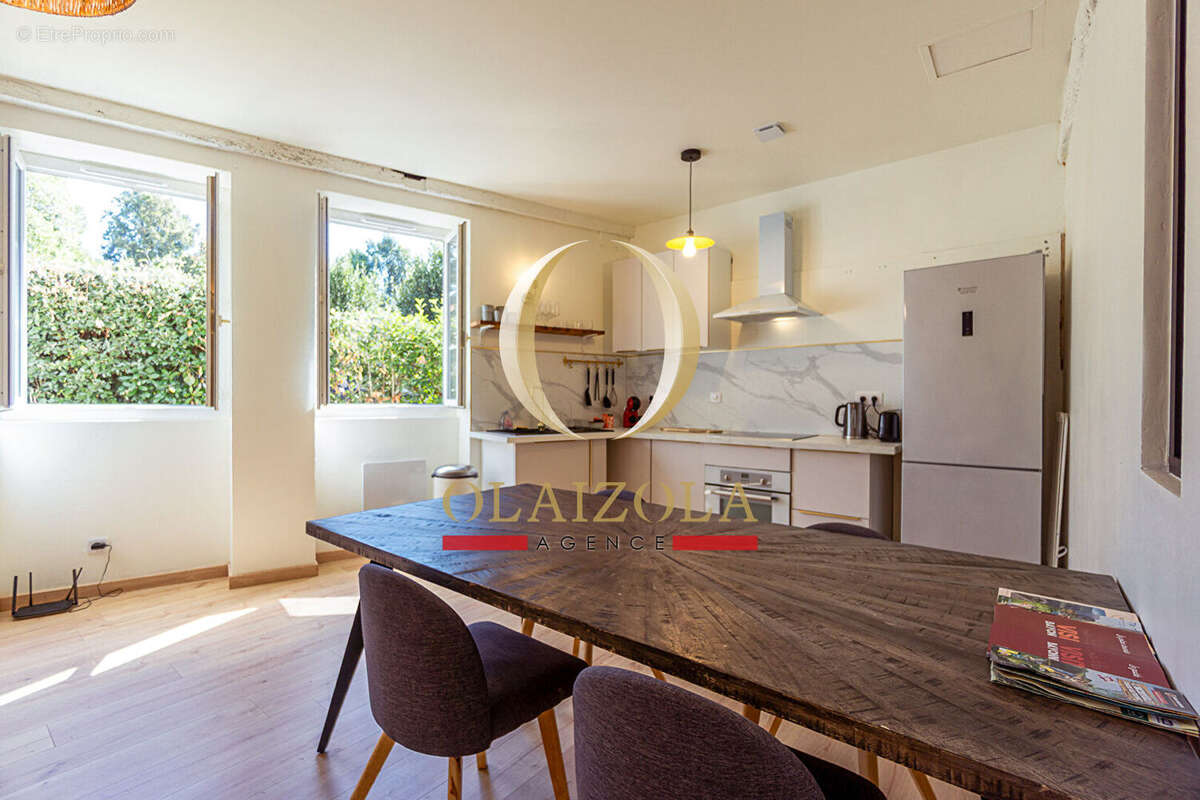 BAYONNE - Appartement T2 en rez-de-chaussée avec jardin dans le quartier Marracq. - photo 9