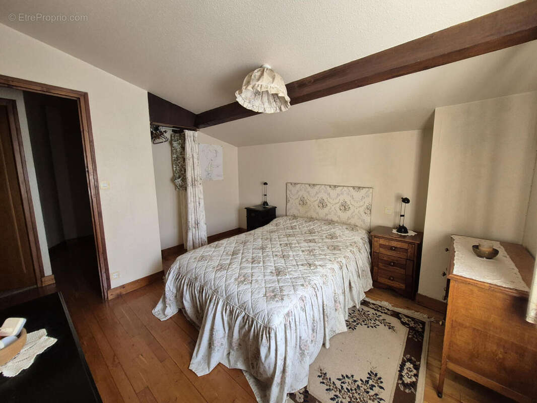 20251125_113212 - Maison à SAINT-MARTIAL-DE-VALETTE