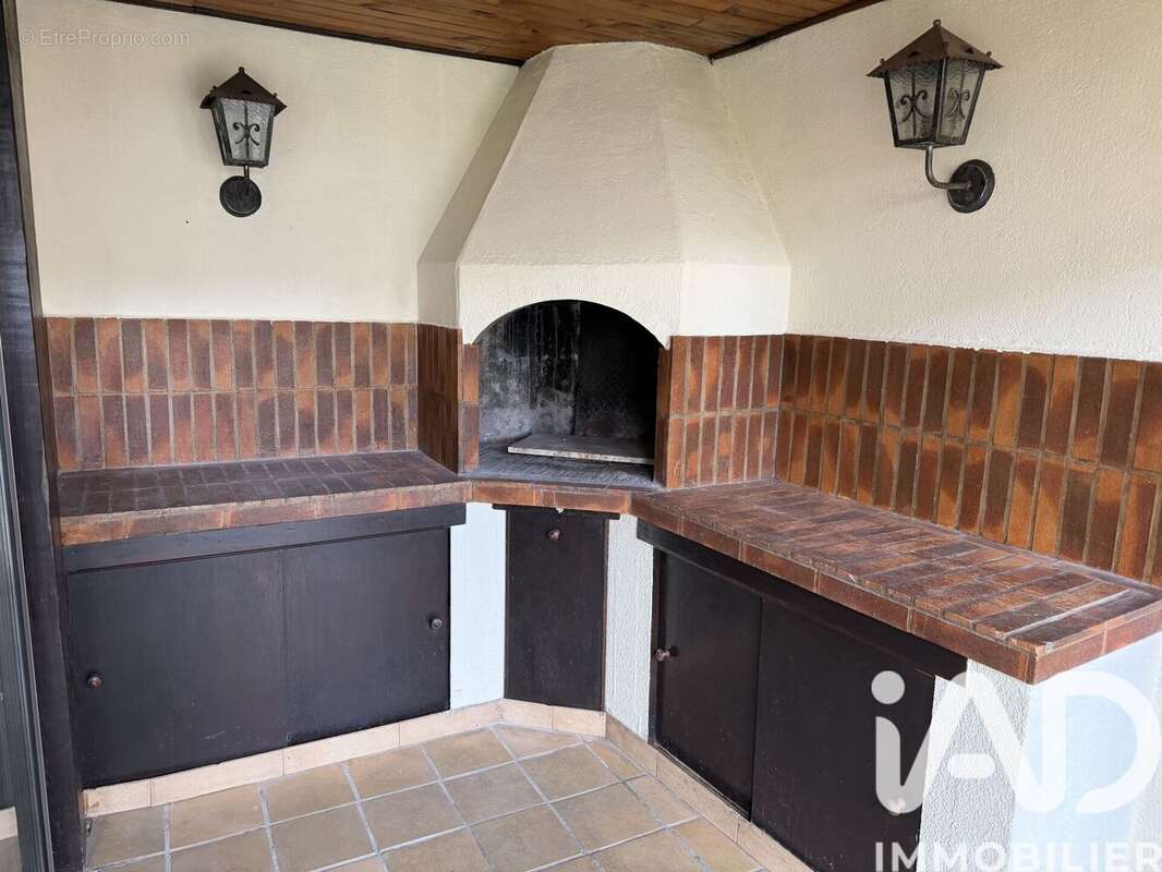 Maison 103 m² à Saint-Yzan-De-Soudiac  - photo 2