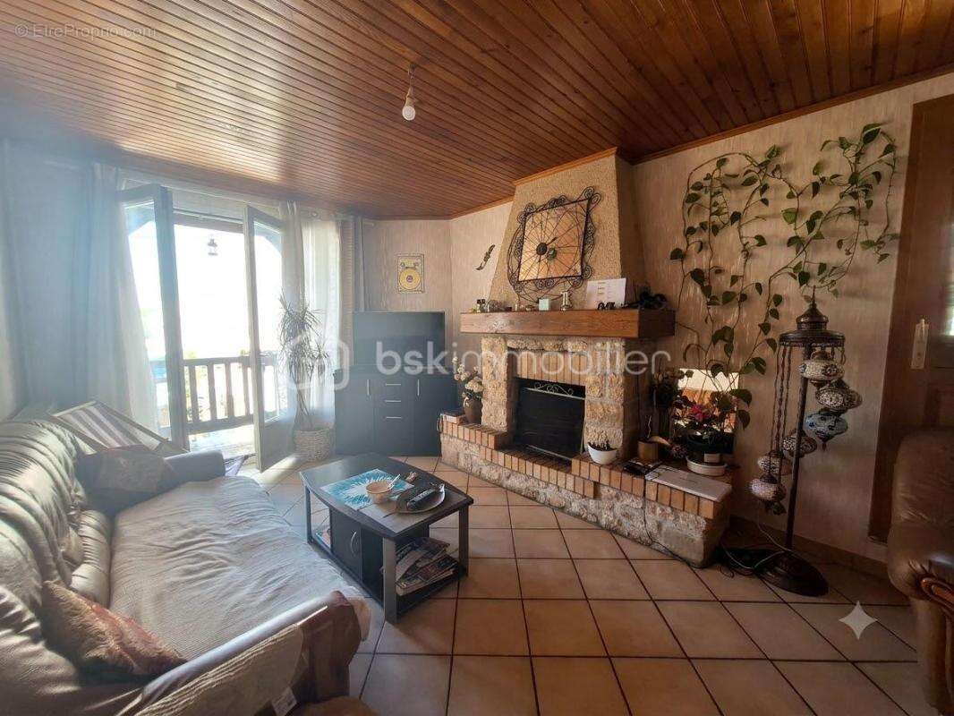 Rare à Montereau ! Maison de ville avec jardin, terrasse & 4 chambres : le coup de cœur garanti ! - photo 9
