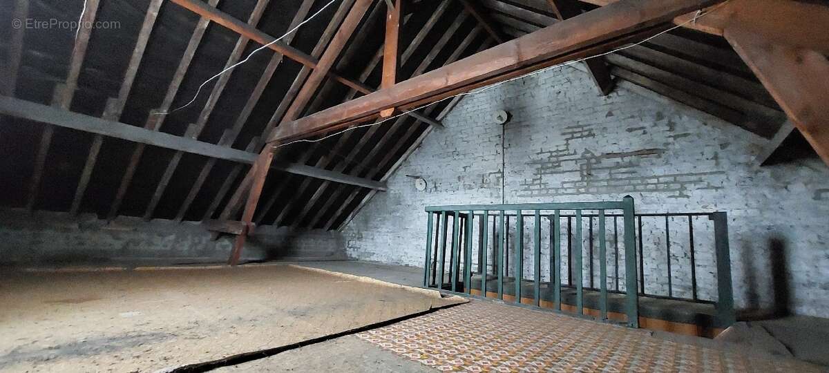 Maison à BRUAY-LA-BUISSIERE