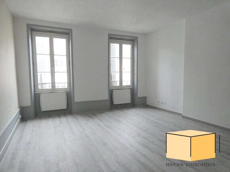 Appartement 248 m² à Belley  - photo 2