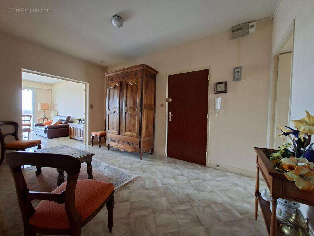 Appartement Montceau Les Mines 5 pièce(s) 108.5 m2 - photo 2