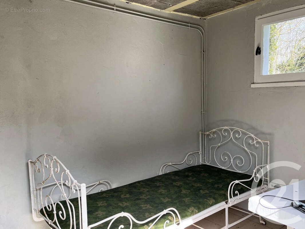 Maison à SAINT-JEURE-D'AY