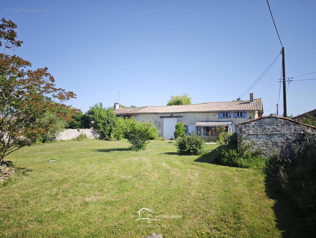 Maison à LEZAY