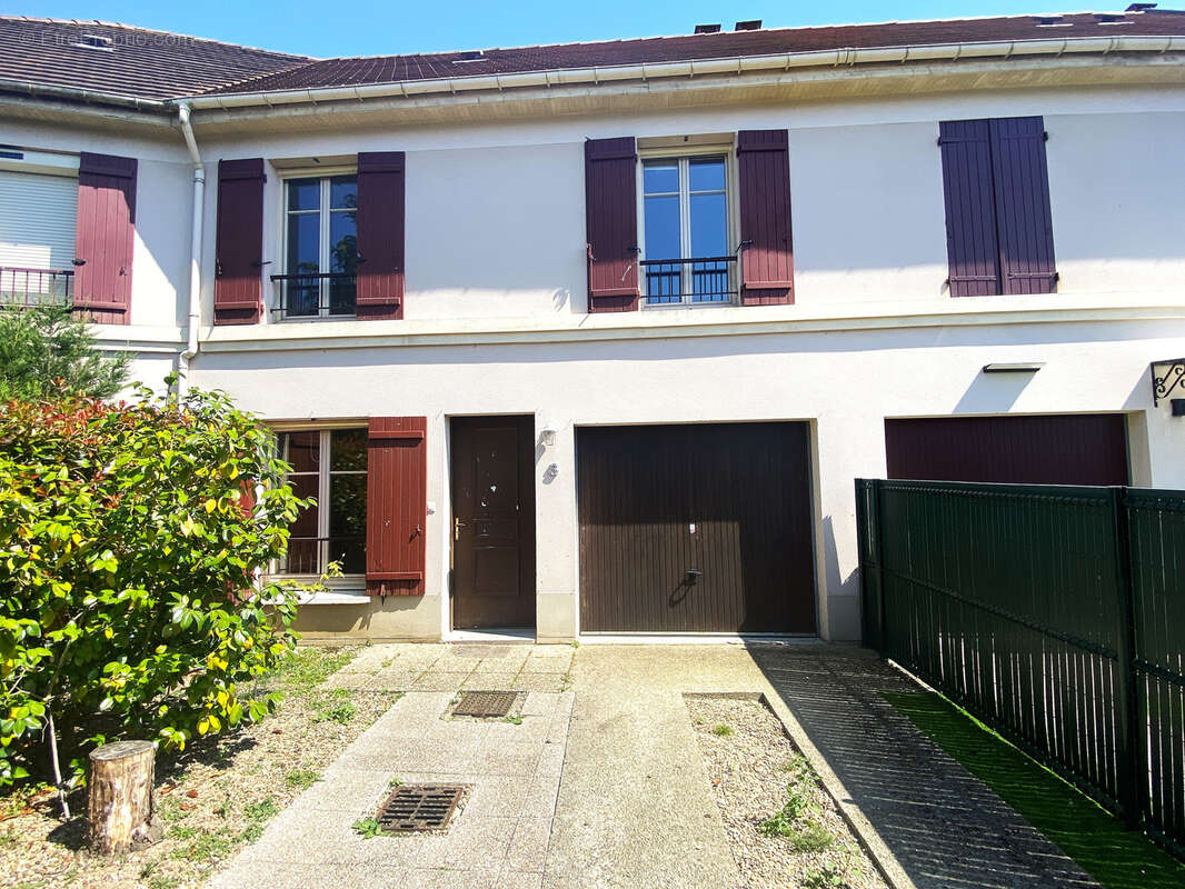 Maison à SERRIS