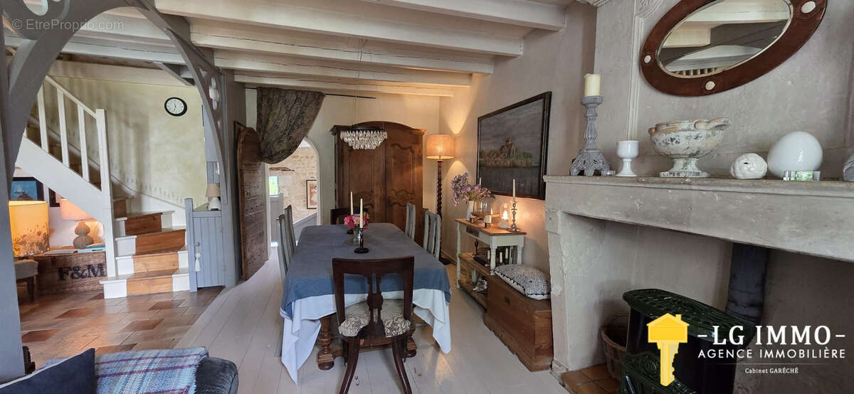Maison à SAINT-THOMAS-DE-CONAC