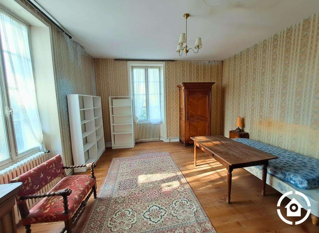 Maison à CHERVES-RICHEMONT