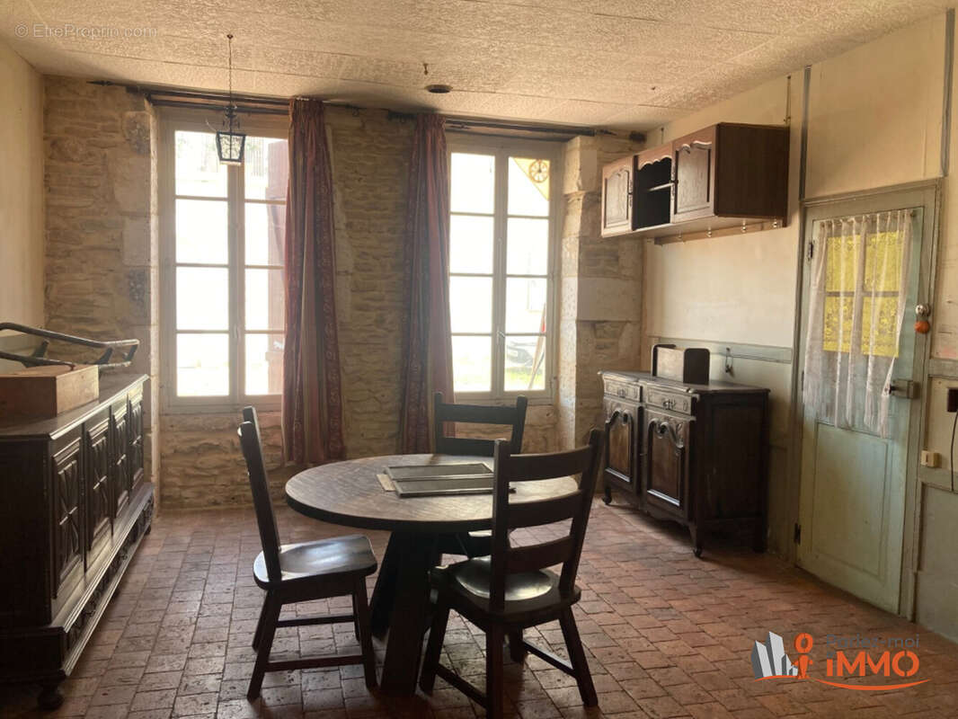 Maison à SOUGERES-EN-PUISAYE