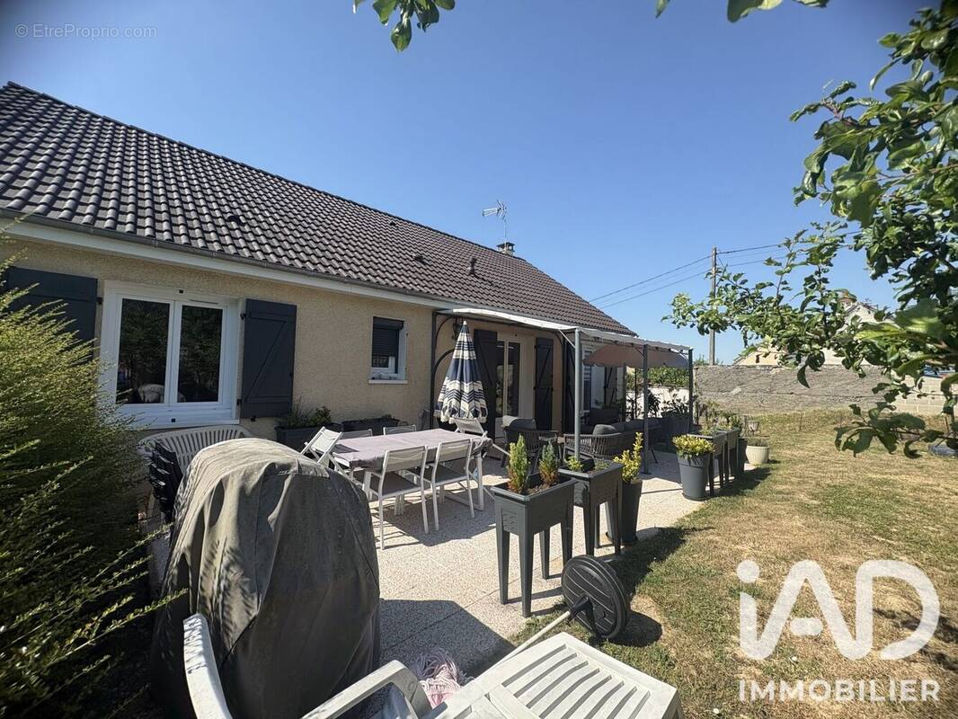 Photo 1 - Maison à PARON