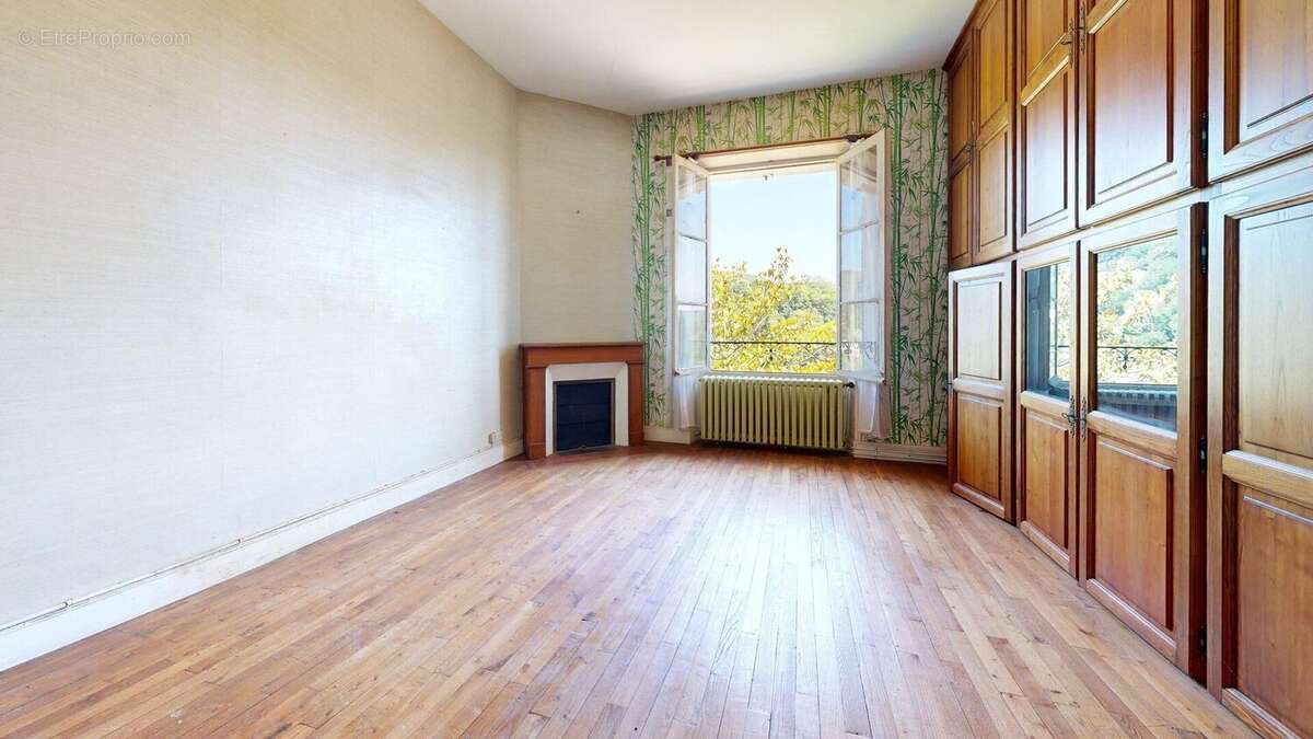 MaisonanciennearestaurerLivingRoom - Maison à SAINT-CYPRIEN