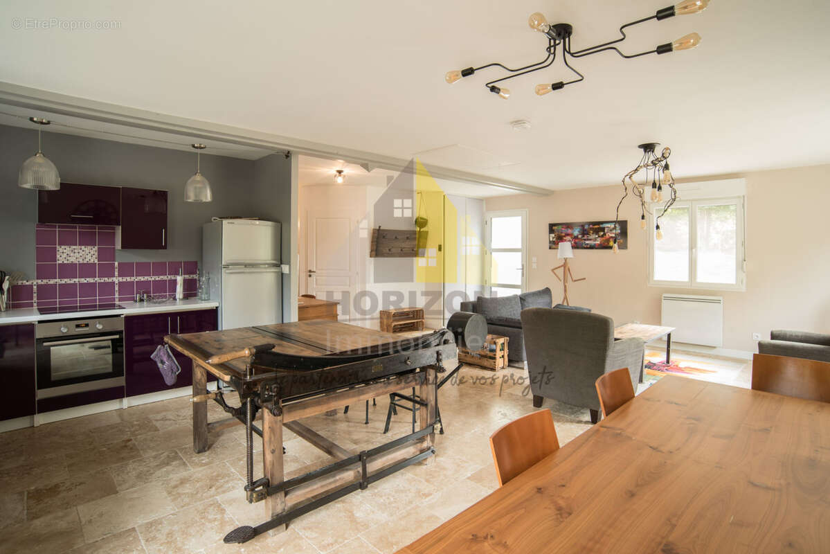 Maison à COMMENAILLES