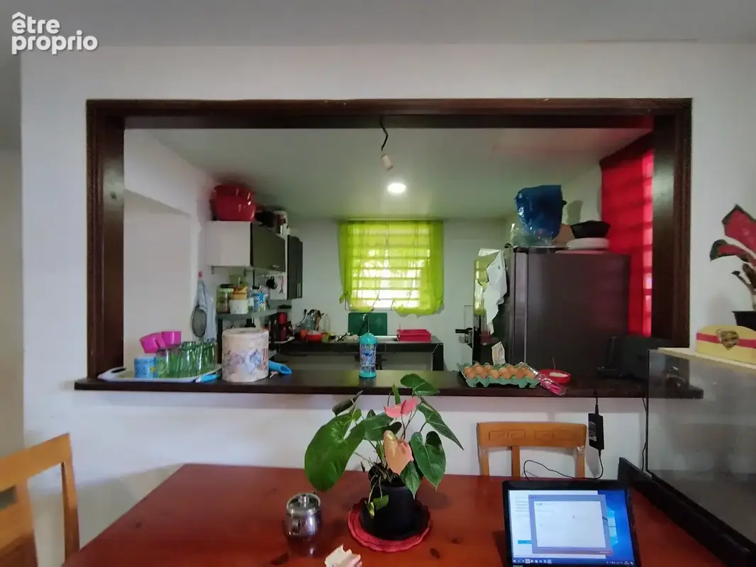 Dpt Guyane (973), à vendre KOUROU- Zone commercial Pariacabo- propriété de 5 logements - Terrain de 447m2 - photo 2