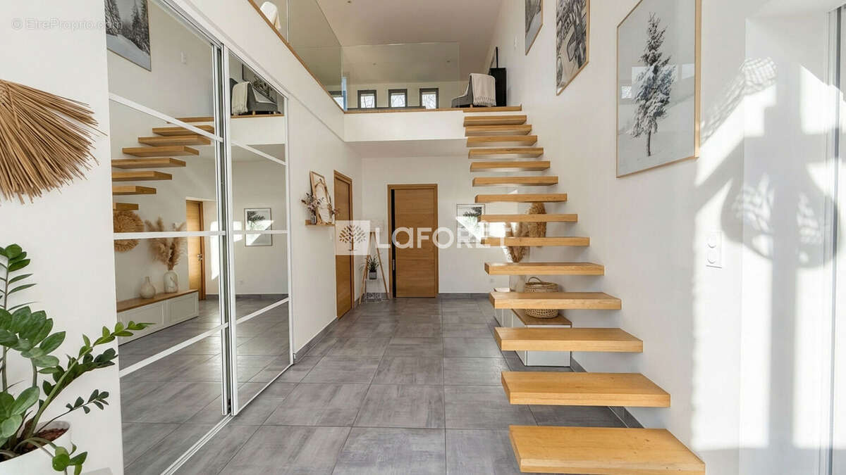 Maison à SAINT-CYR-SUR-LOIRE