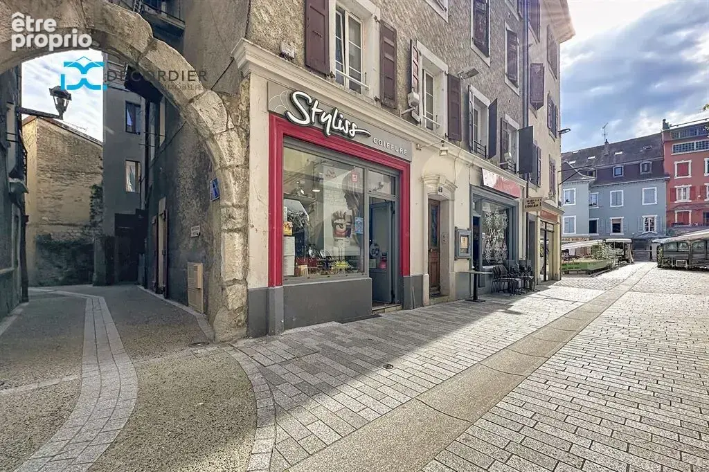 Evian centre - local commercial 65.57m² - photo 12