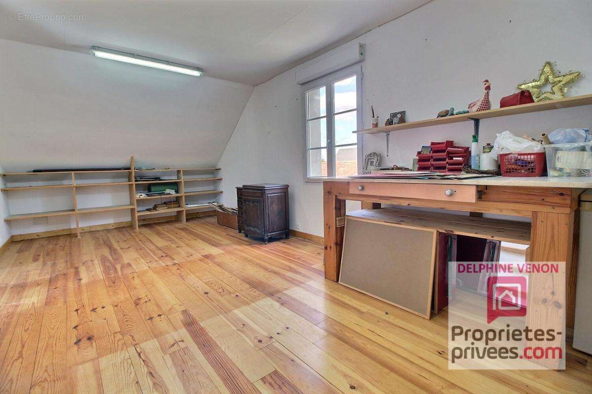 Exclusivité - Maison de ville dans l'hyper centre  de Chateauneuf  sur Loire avec garage et  terrain de 500 m² - photo 12