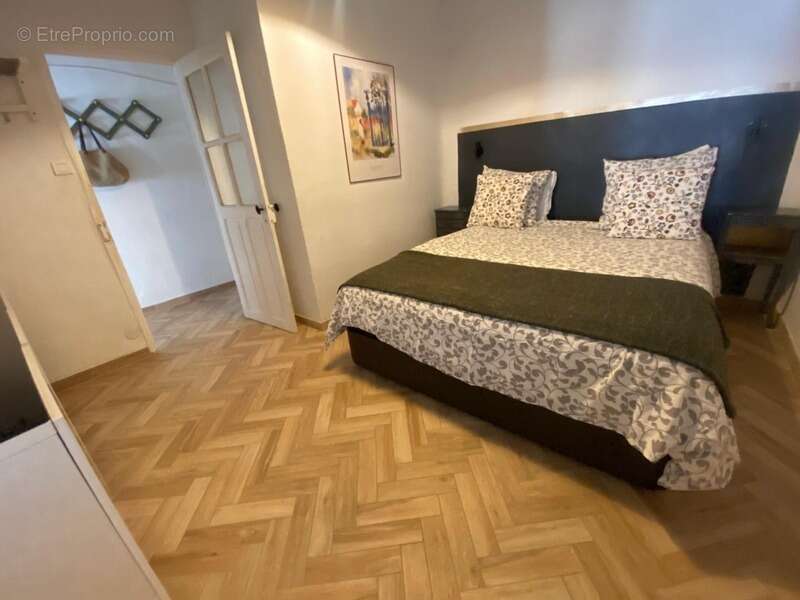 Appartement à MARSEILLE-2E