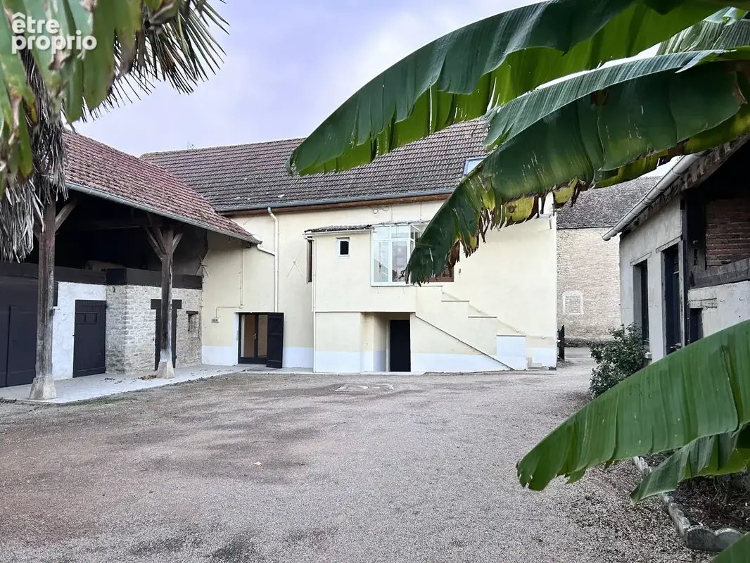 Maison de village avec dépendances - photo 1