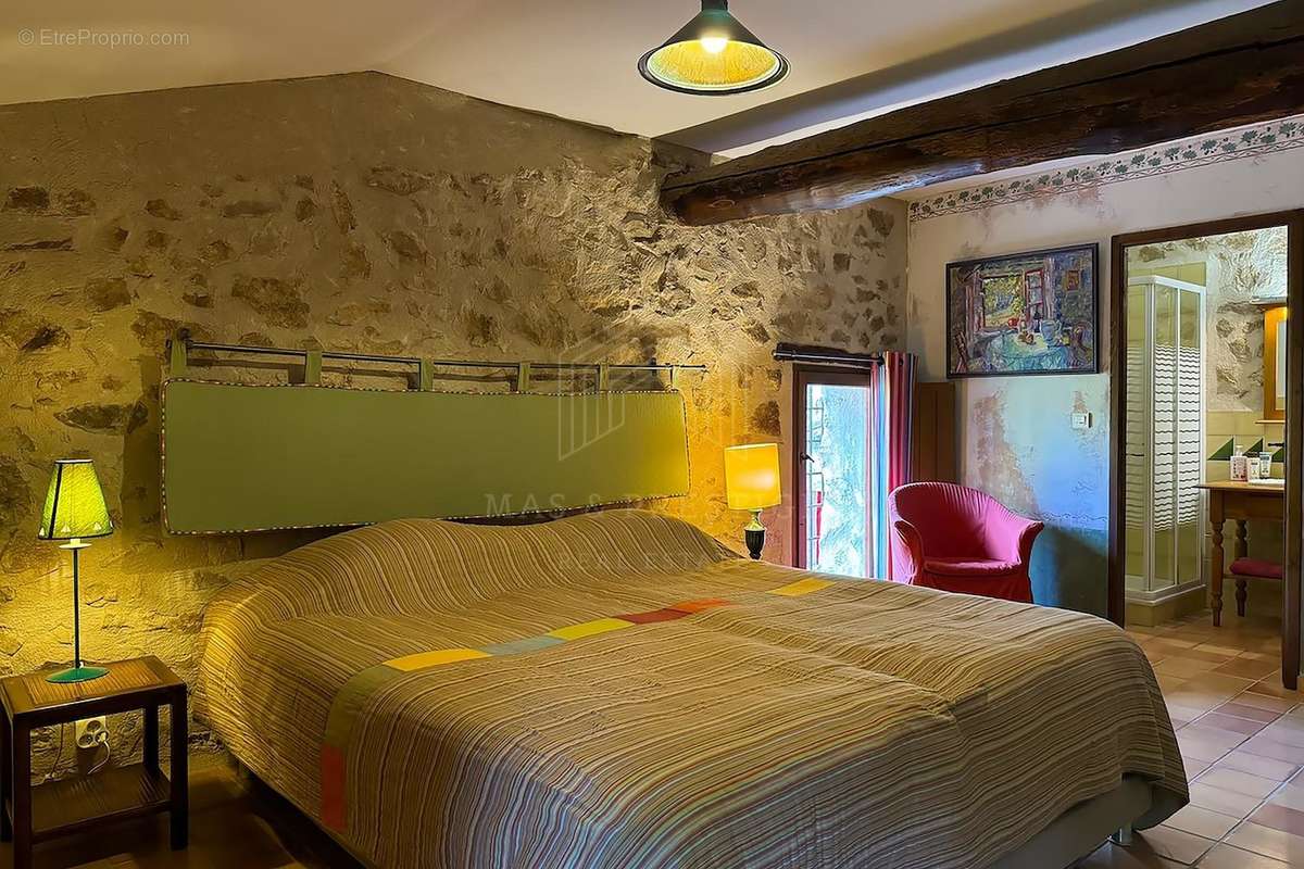 Maison à SAINT-LAURENT-DE-CERDANS