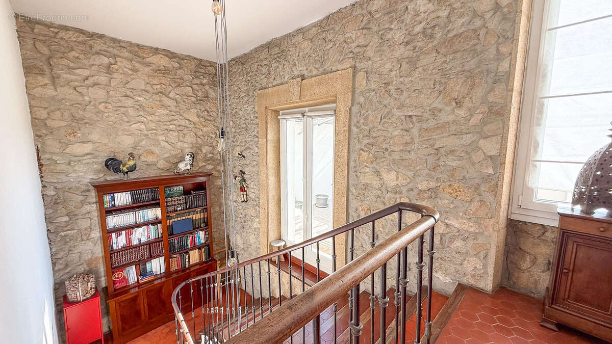 Orange   Élégante maison de maître en pierre avec studio indépendant, garage et terrasses - photo 20
