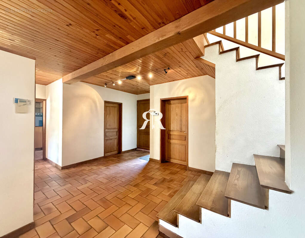 Maison d'architecte avec piscine et beaux volumes - photo 12
