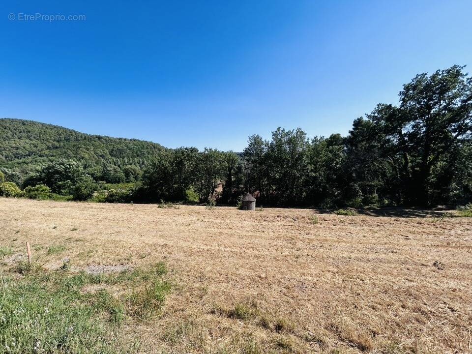 Terrain à SALERNES